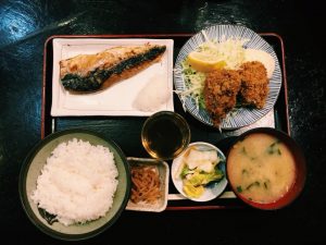 〈定食のススメ〉10月から真牡蠣が解禁！南新宿「わぶ」の世界一のカキフライの画像