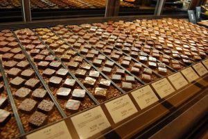 〈NEW OPEN〉パリから“逆輸入”のチョコレートが一堂に！博多の老舗洋菓子店が新業態をオープンの画像