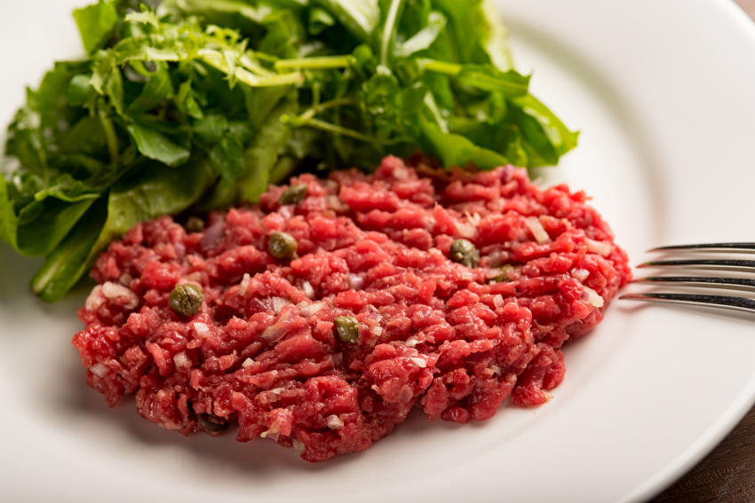 日本初解禁！パリ発熟成肉専門ビストロに本場のタルタルステーキが遂に登場の画像