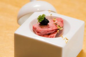 新感覚焼肉店「うしみつ」オープン2周年！期間限定の特別コースの画像