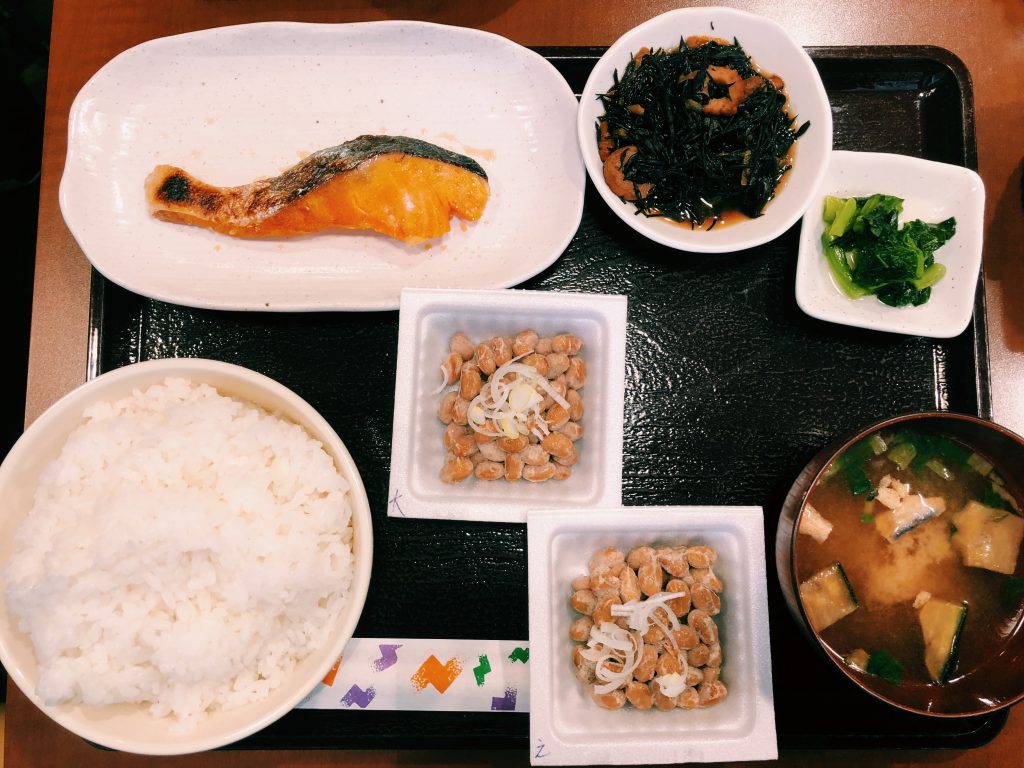 〈定食のススメ〉納豆9種類が食べ放題！昭和36年の老舗「せんだい屋」の納豆定食の画像