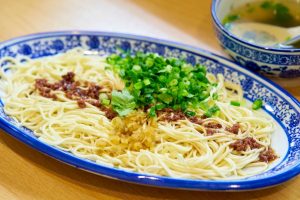 〈今夜の自腹飯〉中国のご当地麺ブームがアツイ！ 「西北拉麺」で味わう、福建省廈門のモチモチ麺の画像