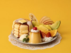 自家製プリン＆7種のフルーツが盛られた「奇跡のパンケーキ」誕生の画像