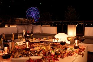 秋の味覚や厳選ワインが食べ・飲み放題！ 大阪ベイエリアの夜景を一望できるワインテラス開催中の画像