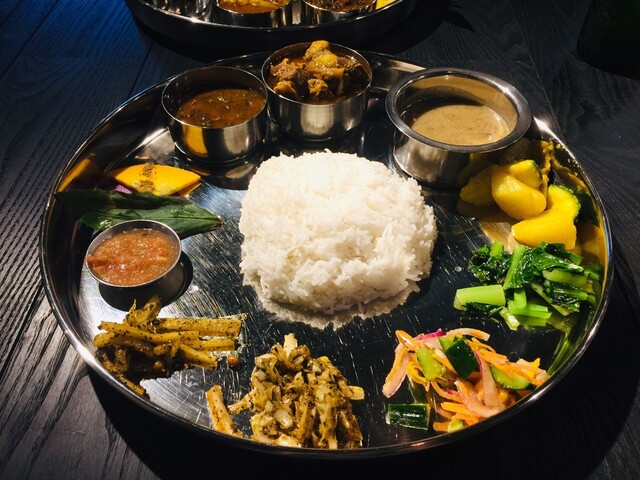 食通に聞いた2020年のナンバーワン！ モデルの食欲を刺激するネパール料理店の画像