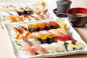 トロ、うに、いくらなど人気ネタも！ 60種の高級寿司が食べ放題の画像