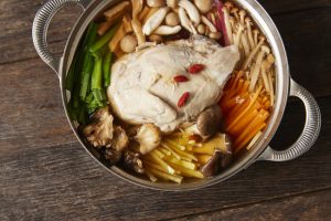 “KINTAN”と話題の韓国料理店がコラボ！ 夏バテ対策に食べたい「参鶏湯しゃぶしゃぶ」の画像