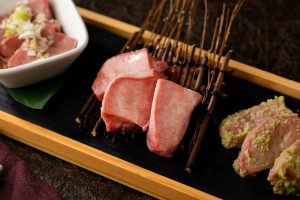 人気の「ラムタン」を食べ比べ！ 新しいラム焼肉御膳が新宿に登場の画像