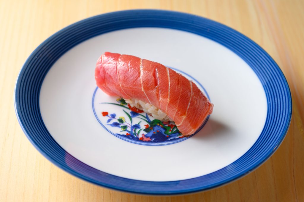 毎日でも通いたい魅力いっぱい3,000円の“おまかせ”寿司に舌鼓を打つの画像