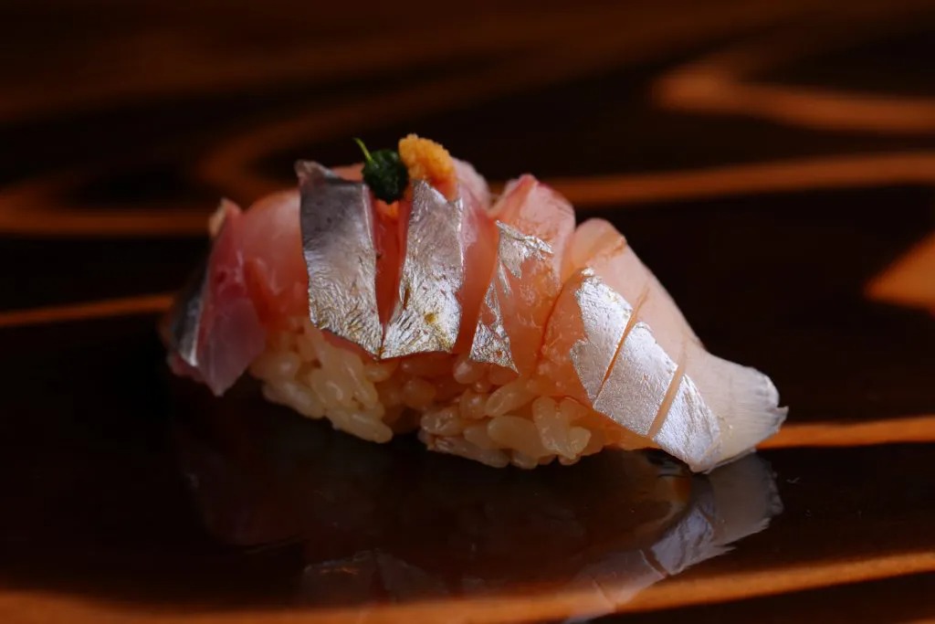 「立ち食い寿司」が続々と誕生。高級寿司店が新業態に“立ち食い”を選ぶ理由とはの画像