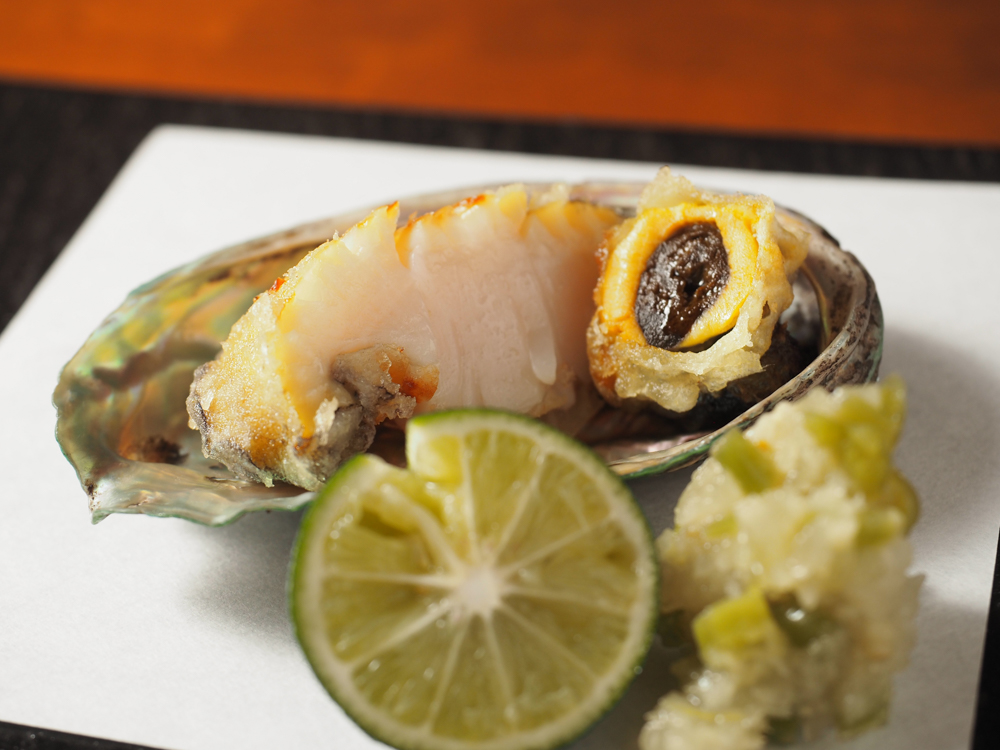 〈食べログ3.5以下のうまい店〉元有名ホテル料理長が魅了する！ 素材の味を引き立てる天ぷらコースの画像