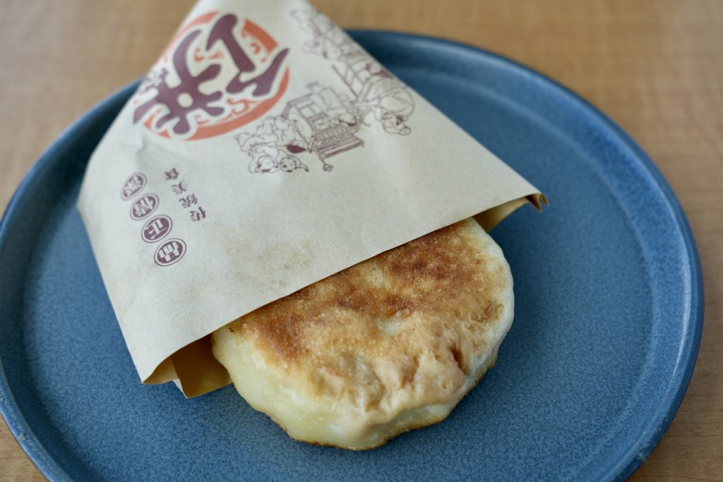 行列の人気店！ 肉まんからパイまで揃う、ユニークな中華パン専門ベーカリーが誕生の画像