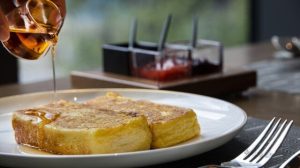 〈極上の朝食〉1960年当時のレシピを継承する、口溶けのよいフレンチトーストの画像