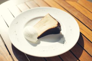 〈New Open News〉トロットロのバスクチーズケーキが大人気！ 行列ができるオールデイダイニングの姉妹店がオープン（東京・吉祥寺）の画像
