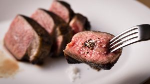 「サカエヤ」の肉がアラカルトで頼める！ マルシェ感覚の即興フランス料理店の画像