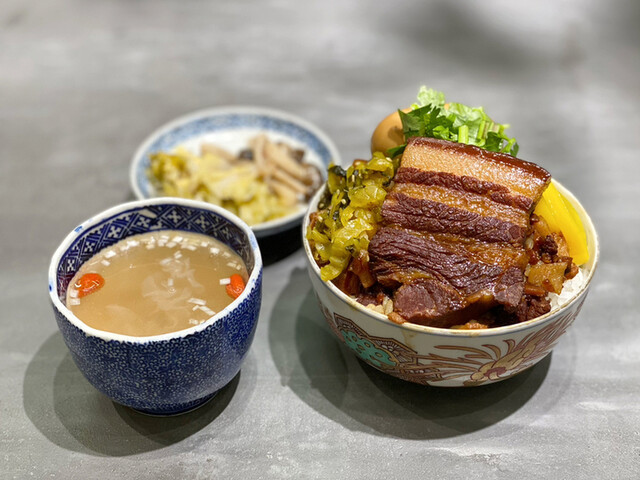 茶碗からあふれる肉！ 映え過ぎ注意の魯肉飯専門店（東京・曳舟）の画像