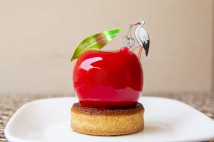 りんご×キャラメルの絶品ケーキ!! 世界的パティシエが作る芸術的なスイーツの画像