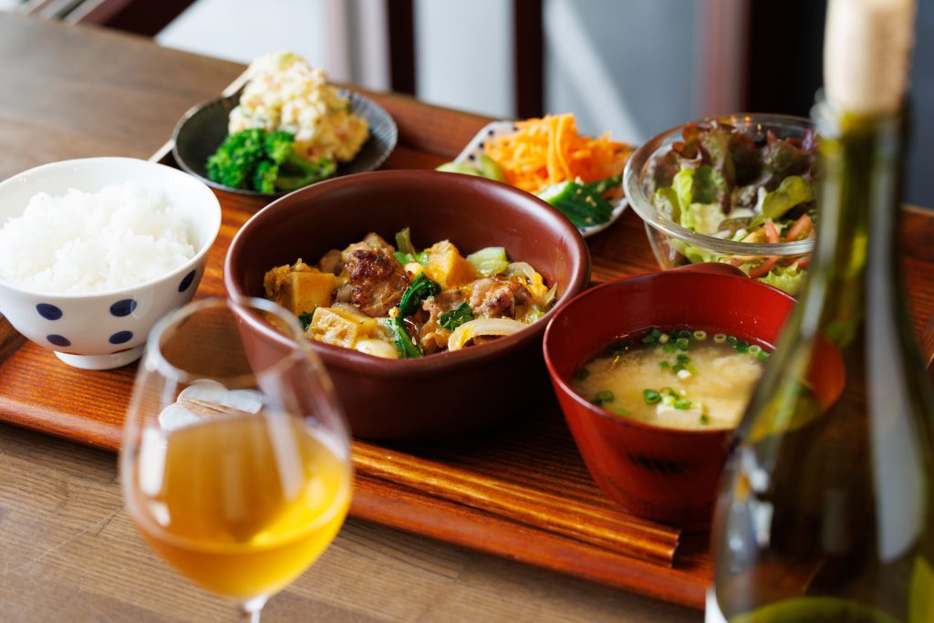 東京・月島で、昼から夜までナチュールで“定食飲み”できる穴場の家庭料理店を発見！の画像