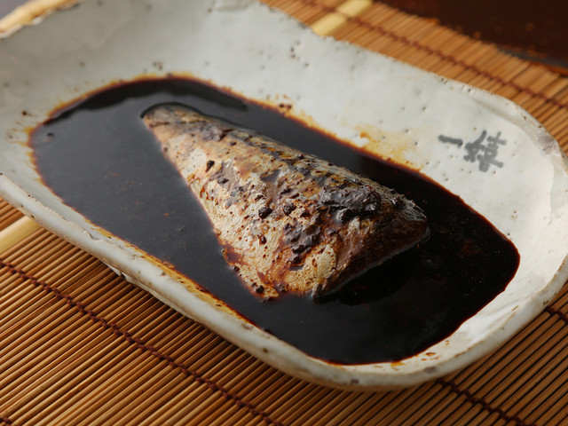 一嬉の鯖煮　じっくり煮込んだ鯖と出汁の旨みが凝縮された自慢の逸品　※数に限りがあります