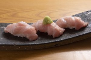 味付けを変えた「大トロ3貫」の食べ比べが楽しい！ 大阪・高槻で37年愛され続ける、気っ風が良い寿司店の画像
