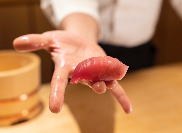 熟練の職人技で魅了！ 舞鶴の食材を使った絶品寿司が味わえる、隠れ家寿司店が京都に誕生（京都市役所前）の画像