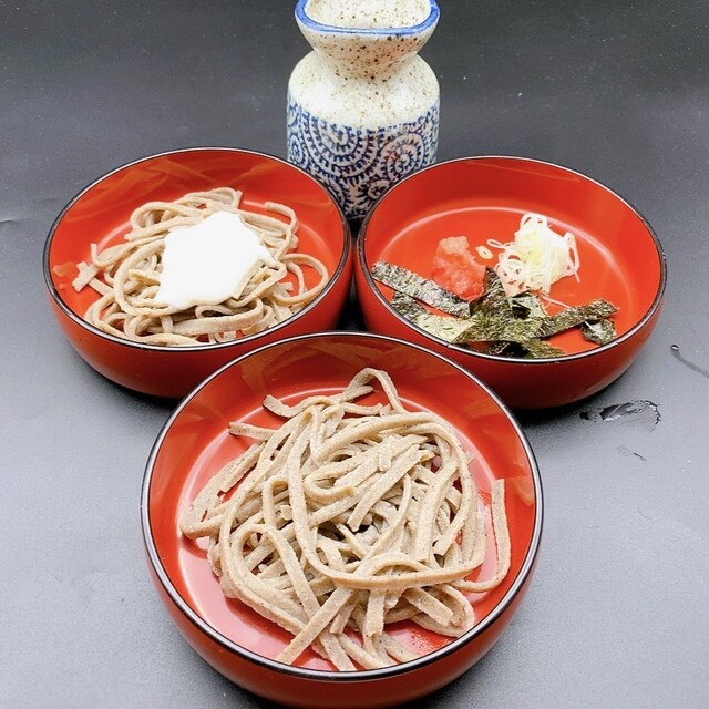 出雲の郷土そば。粗びき十割「割子蕎麦」