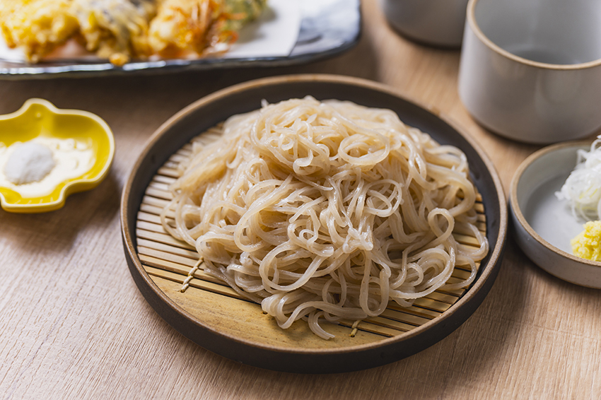 手打ちの「ひやむぎ」を食べたことある？ 従来のイメージを覆す衝撃的なのど越しと食感！　