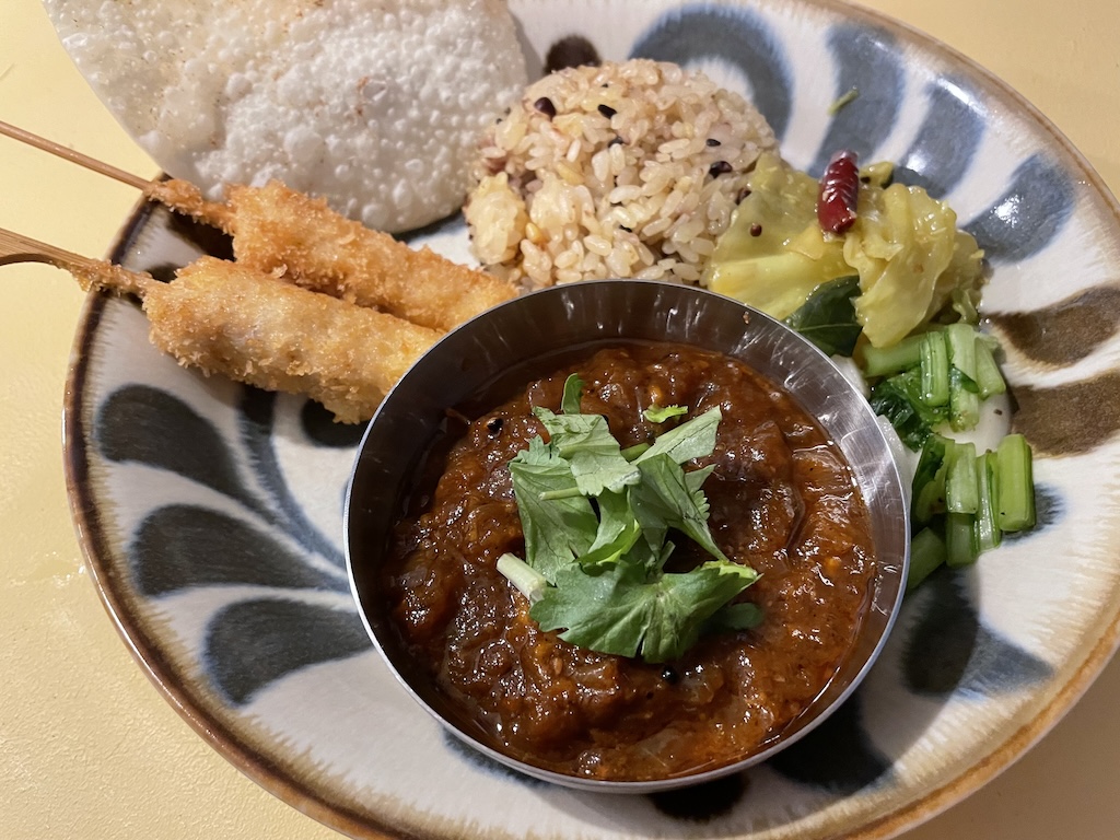 串カツにラーメンも！ カレーの新たなおいしさを感じられる注目の4軒の画像